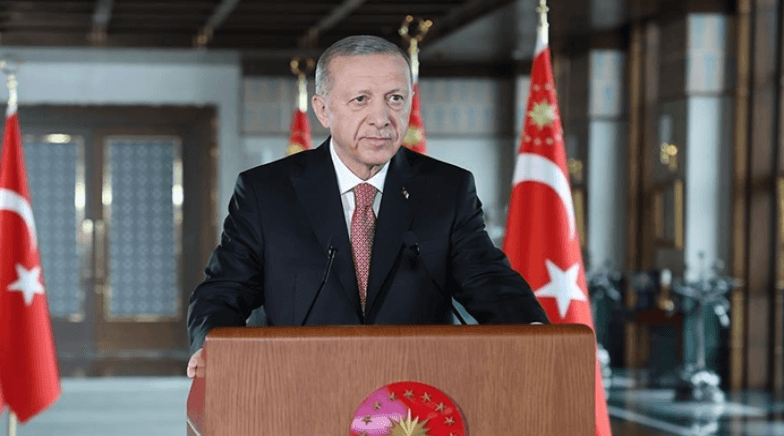 Erdoğan sfidon botën: Pavarësisht kufizimeve, Turqia lançon Turksat 6A me SpaceX!